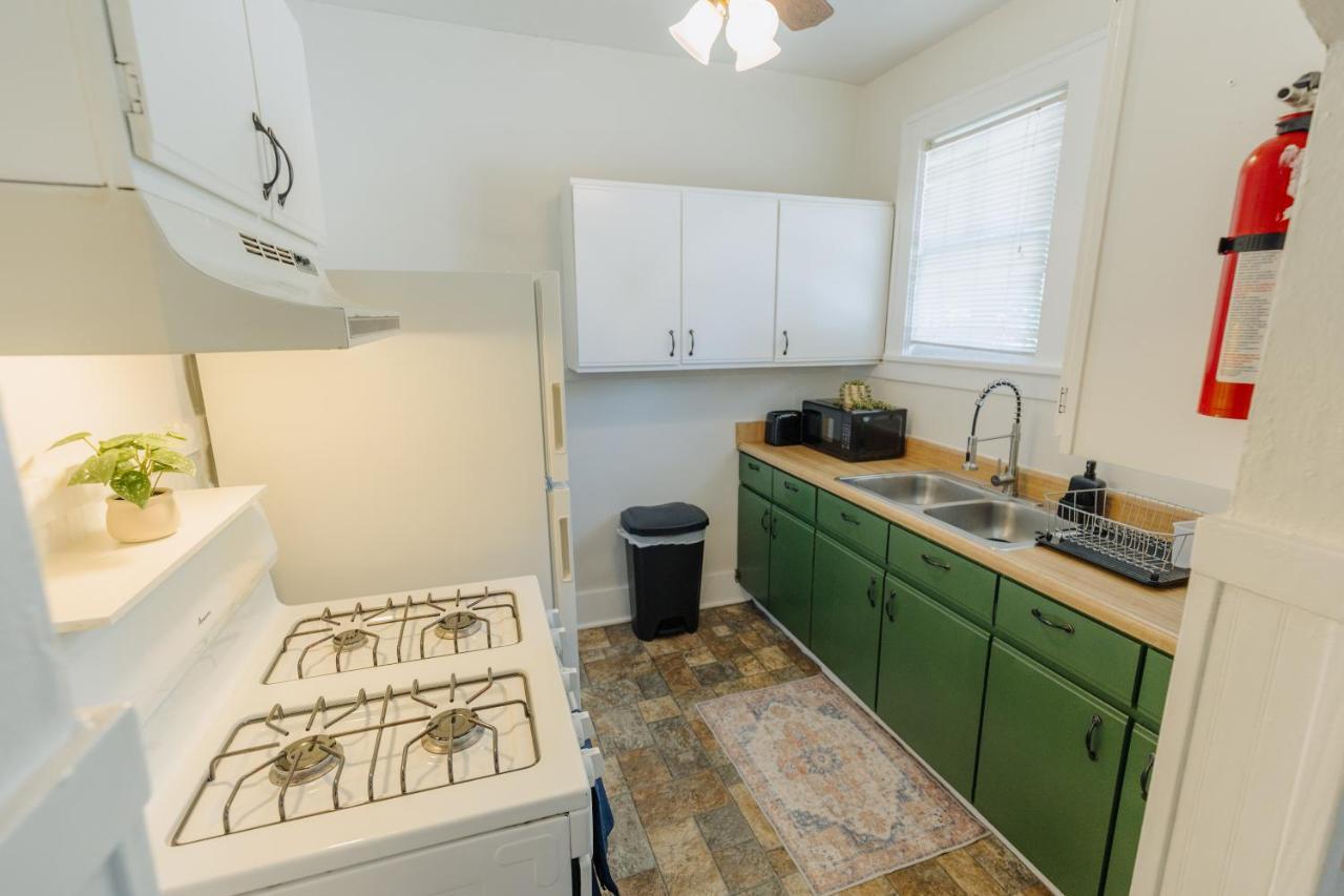 Вілла Historic Revival King Bed Midtown Memphis 70 Fast Wifi Free Parking Yes Pets Екстер'єр фото